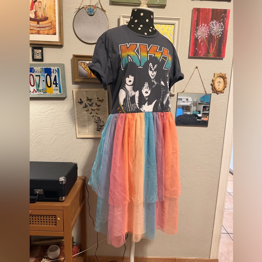 KISS Edition! Band tee to midi! 🎸The Remix Collection 🥁 - Picture 6 of 8
